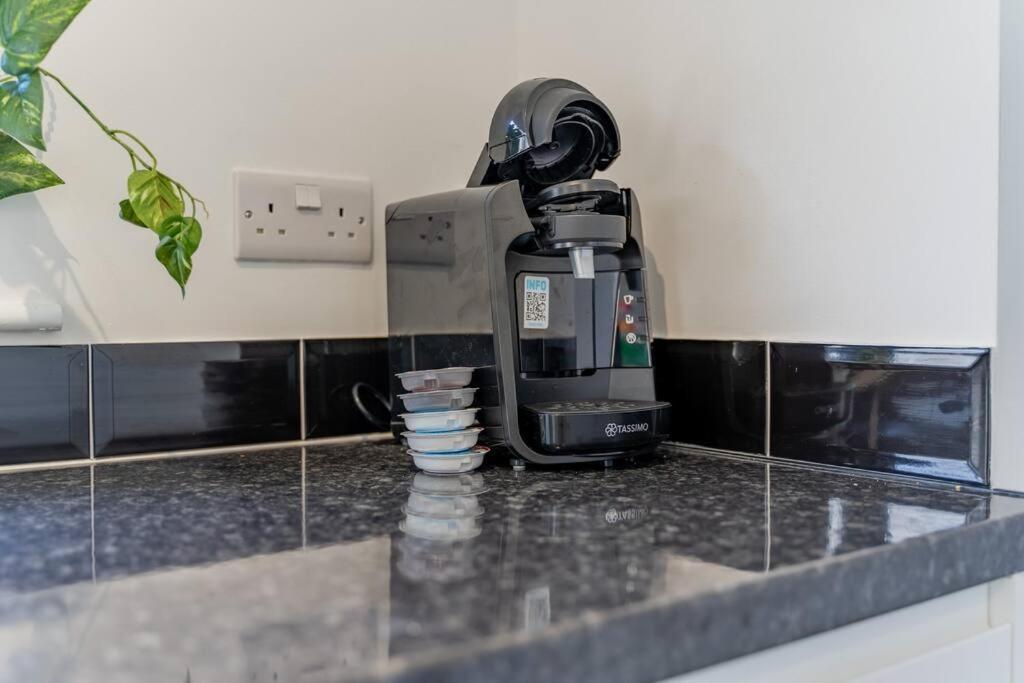 Charming 3 Bedroom In Folkestone! * Folkestone